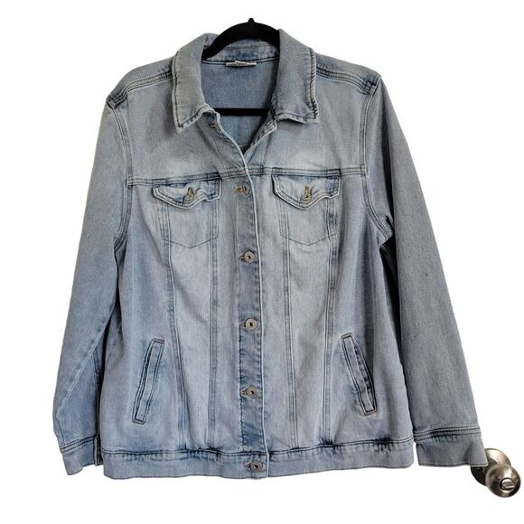 Style and Co Women's Denim Jacket Light Wash Classic Button Up Size large NWOT - Picture 1 of 6
